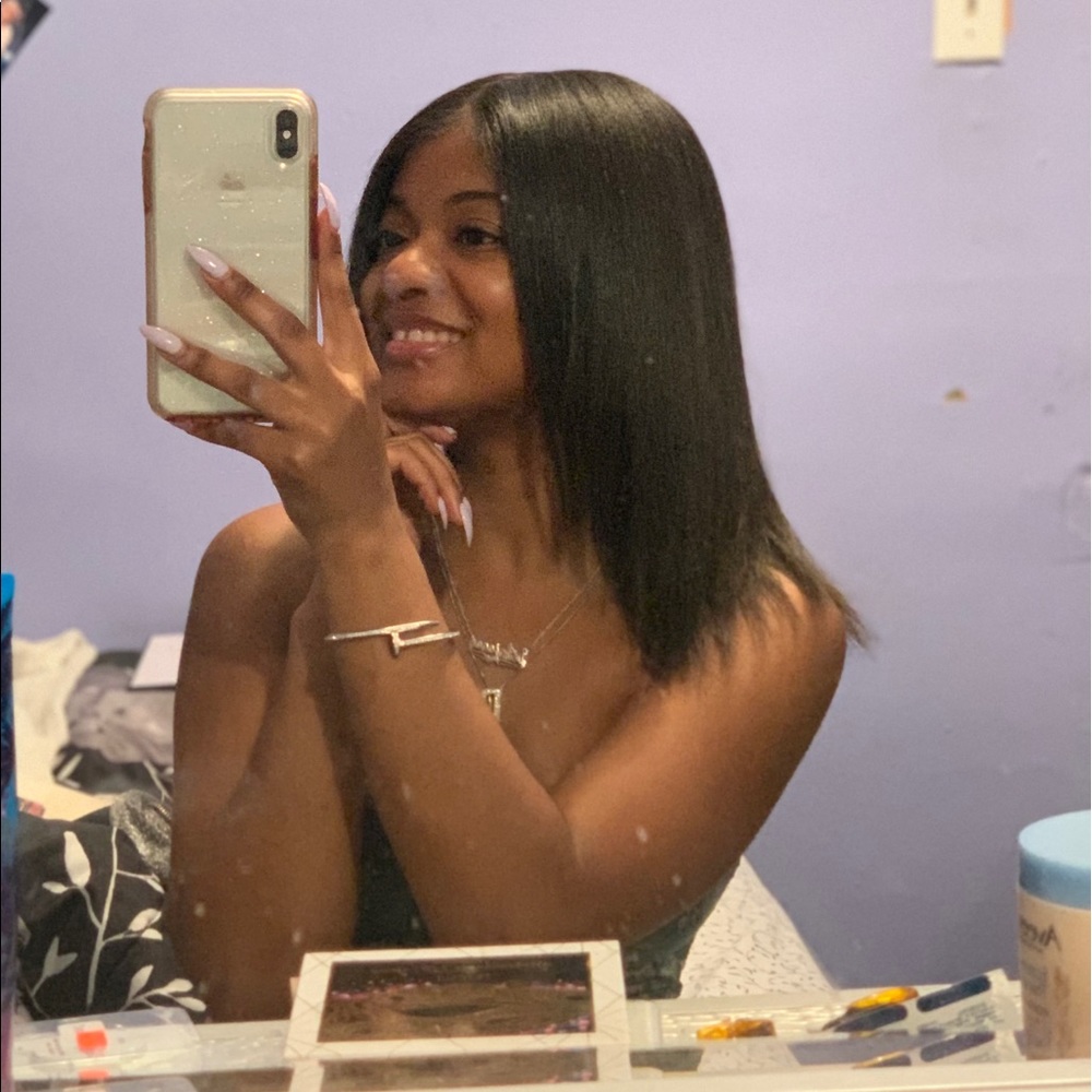 Meet your Posher, Deâanjanae